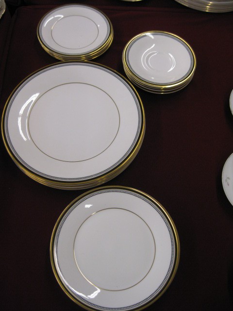 20 pc. Royal Doulton "Pavanne" Dinner Service: for 4, excellent, pattern #H-5095