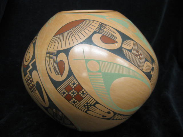 Pilo Mora Indian Pottery Vase, superb decoration,: superb decoration, 7", excellent.