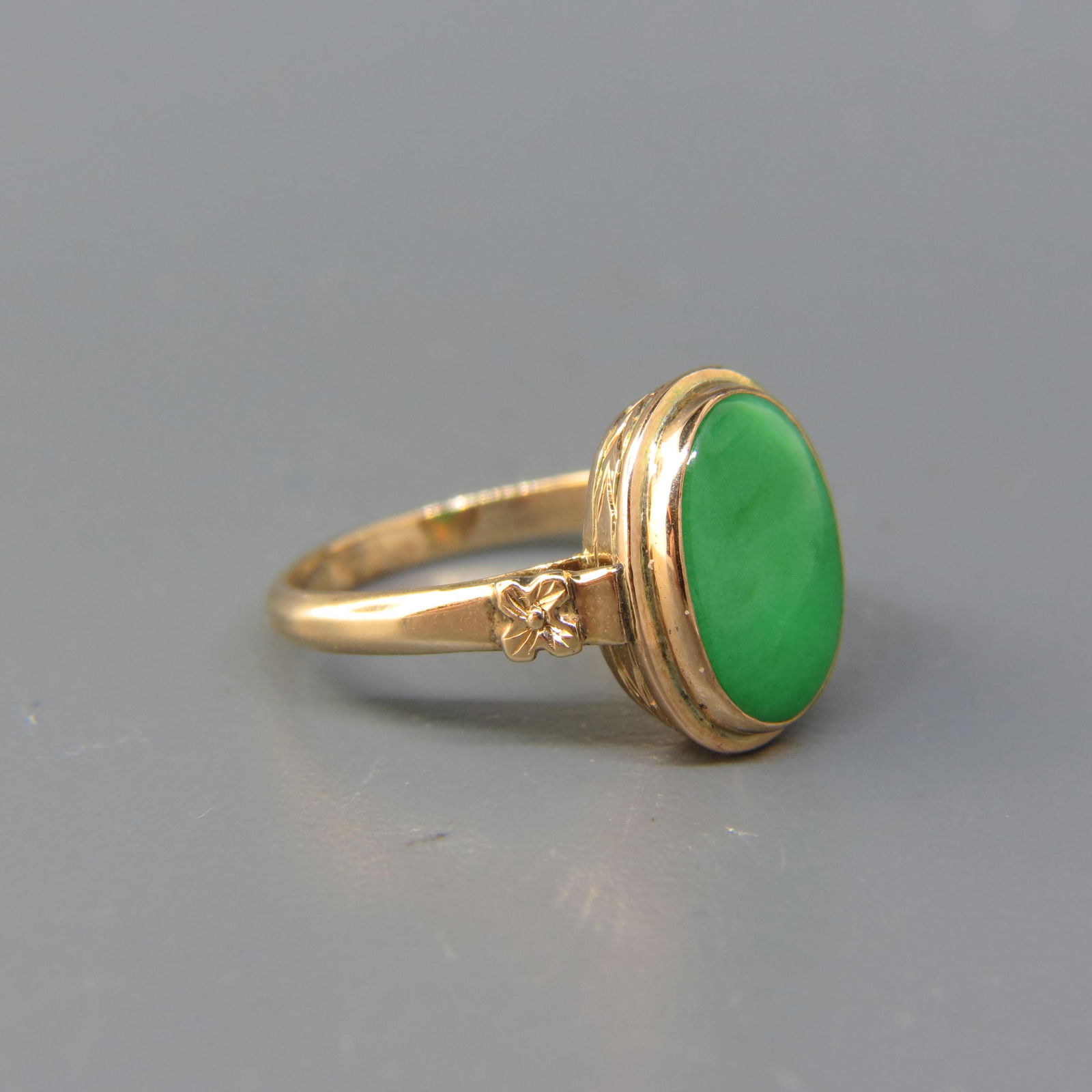 Jadeite 14K Gold Ring (1 of 10)