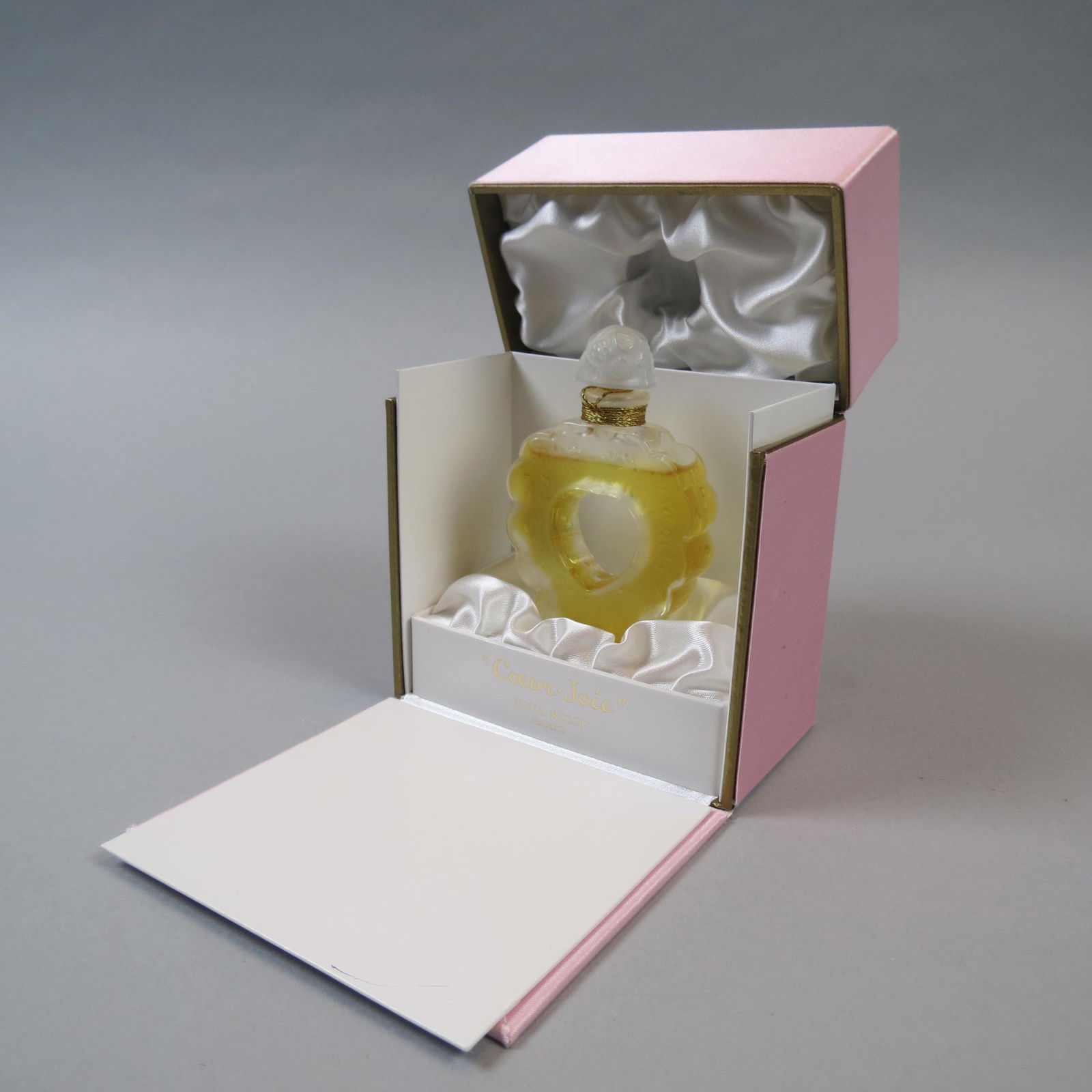 Lalique Perfume Bottle Coeur-Joie" Nina Ricci," (1 of 7)