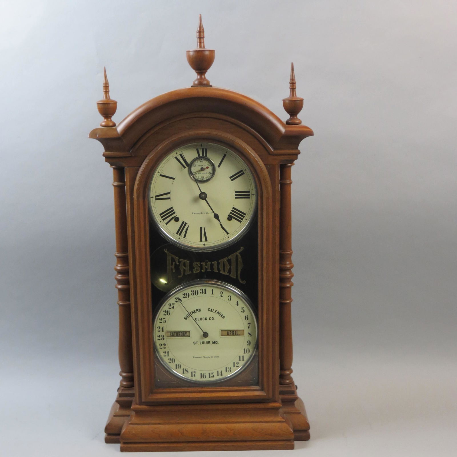 Southern Calendar Fashion" Clock," (1 of 10)