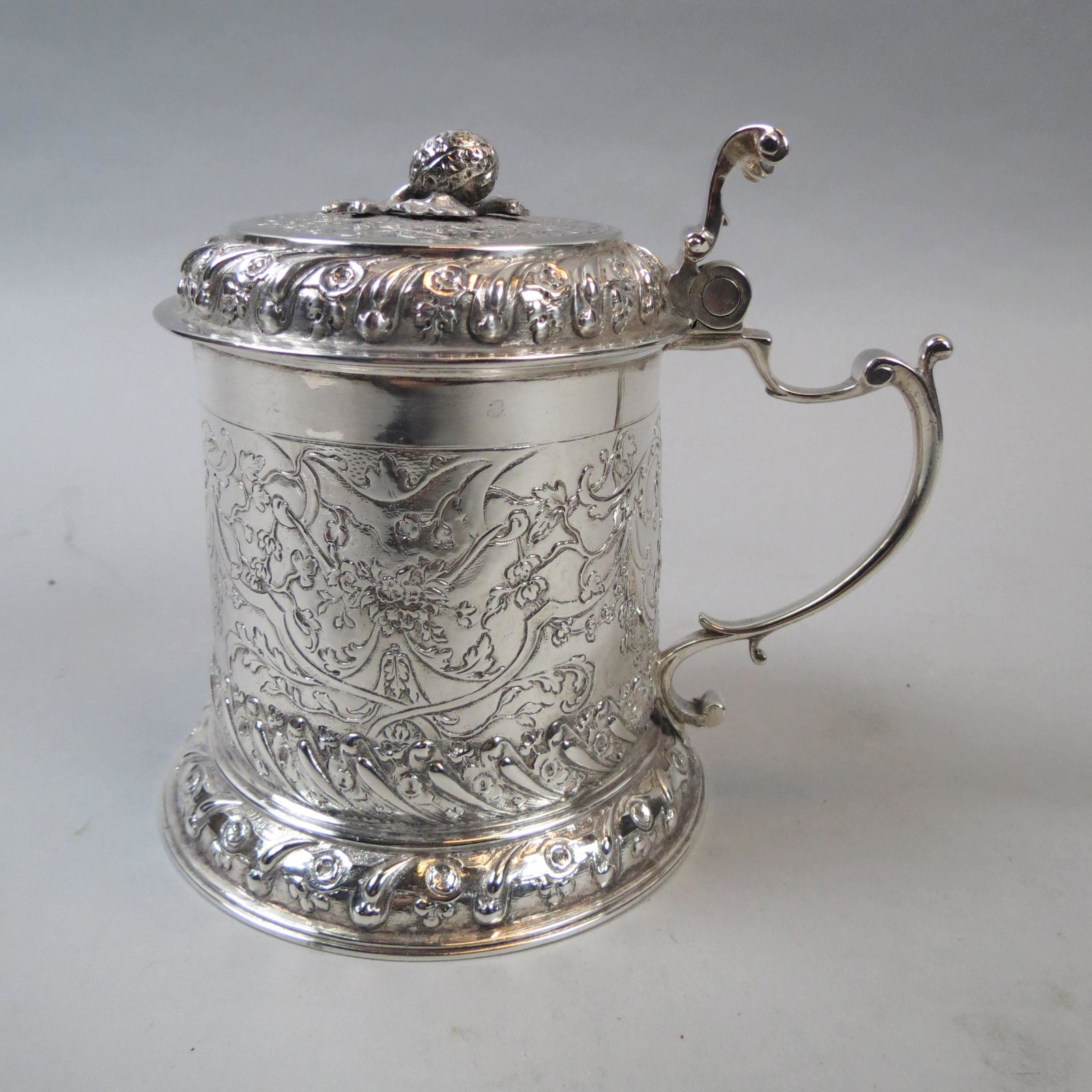 Elkington English Silverplate Tankard: Elaborate florals, melon finial, special Department of Science & Art edition, circa 1880, 6 tall, excellent.