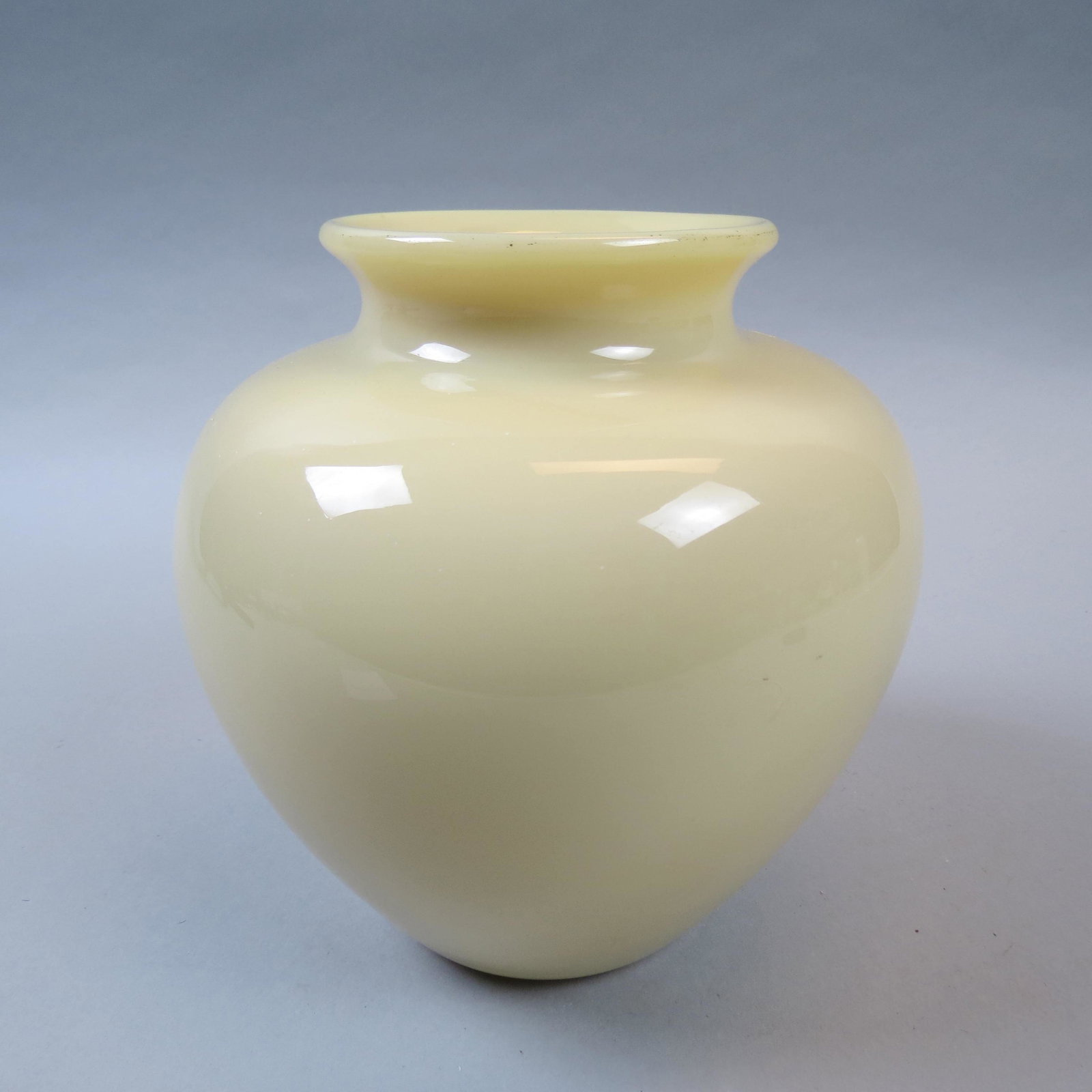 Steuben Art Glass Vase (1 of 5)