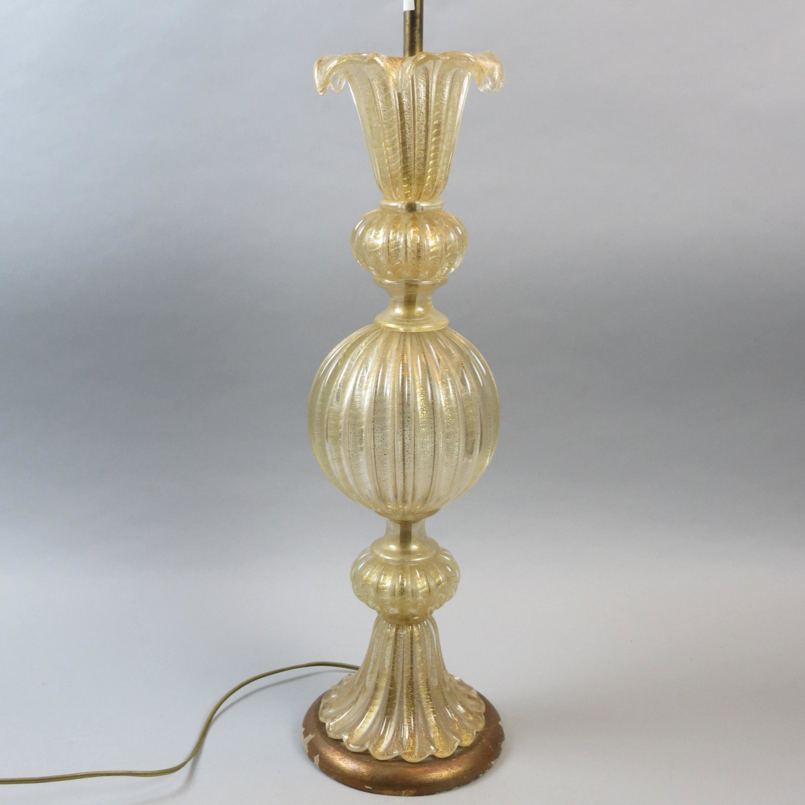 Barovier Italian Art Glass Table Lamp: "Cordonato d' oro" gold infused melon ribbed 24 body, mid-century modern.