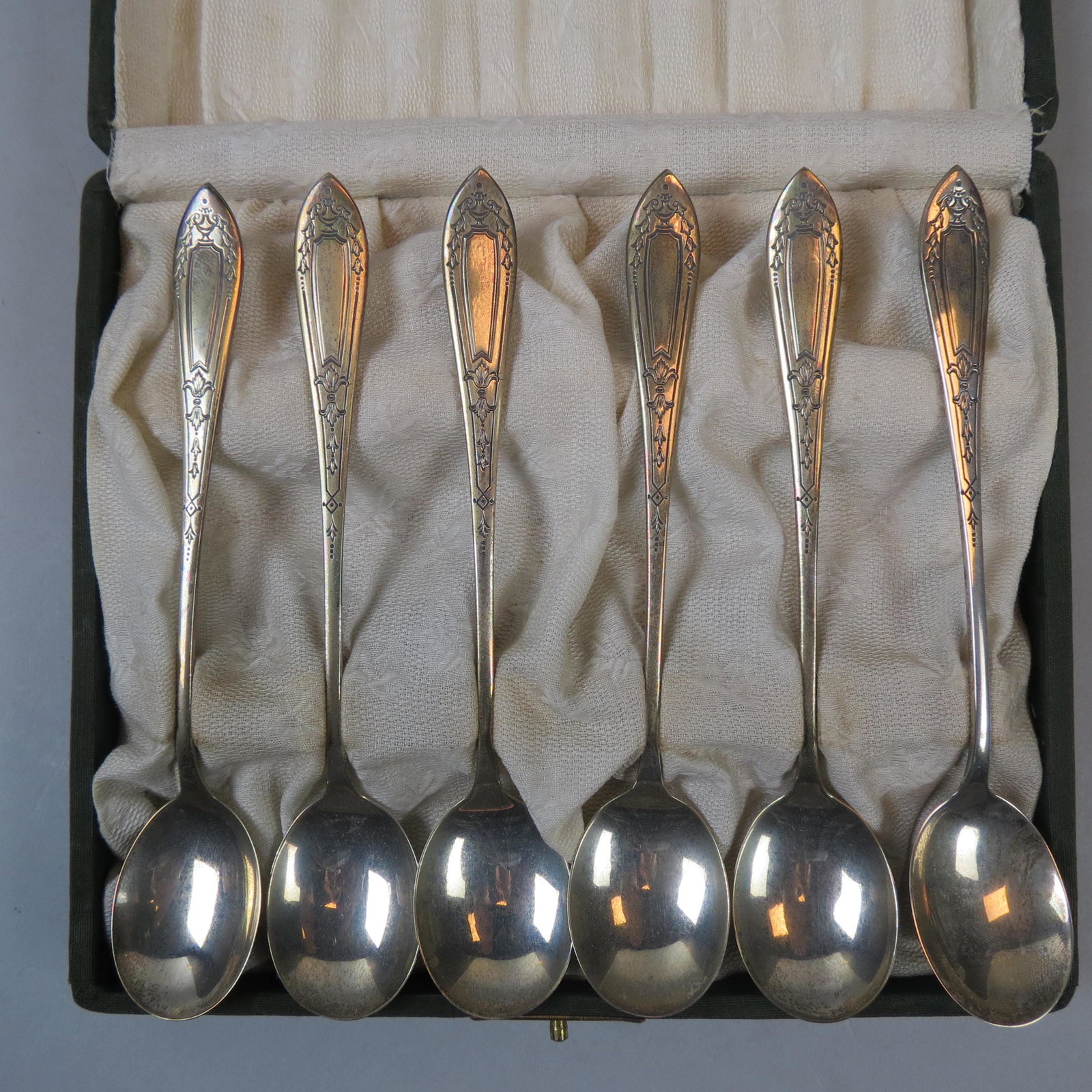 Set of 6 Sterling Ice Cream Spoons: Or parfait spoons, 6 long, no monogram, excellent, in original case, 80 grams.