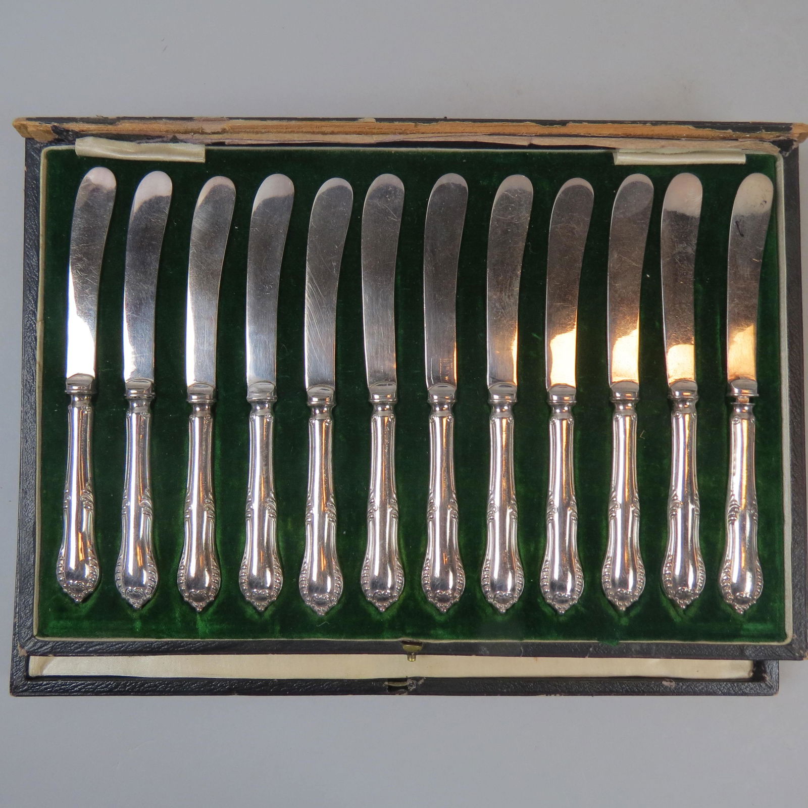 Set of 12 English Silverplate Breakfast Knives (1 of 3)