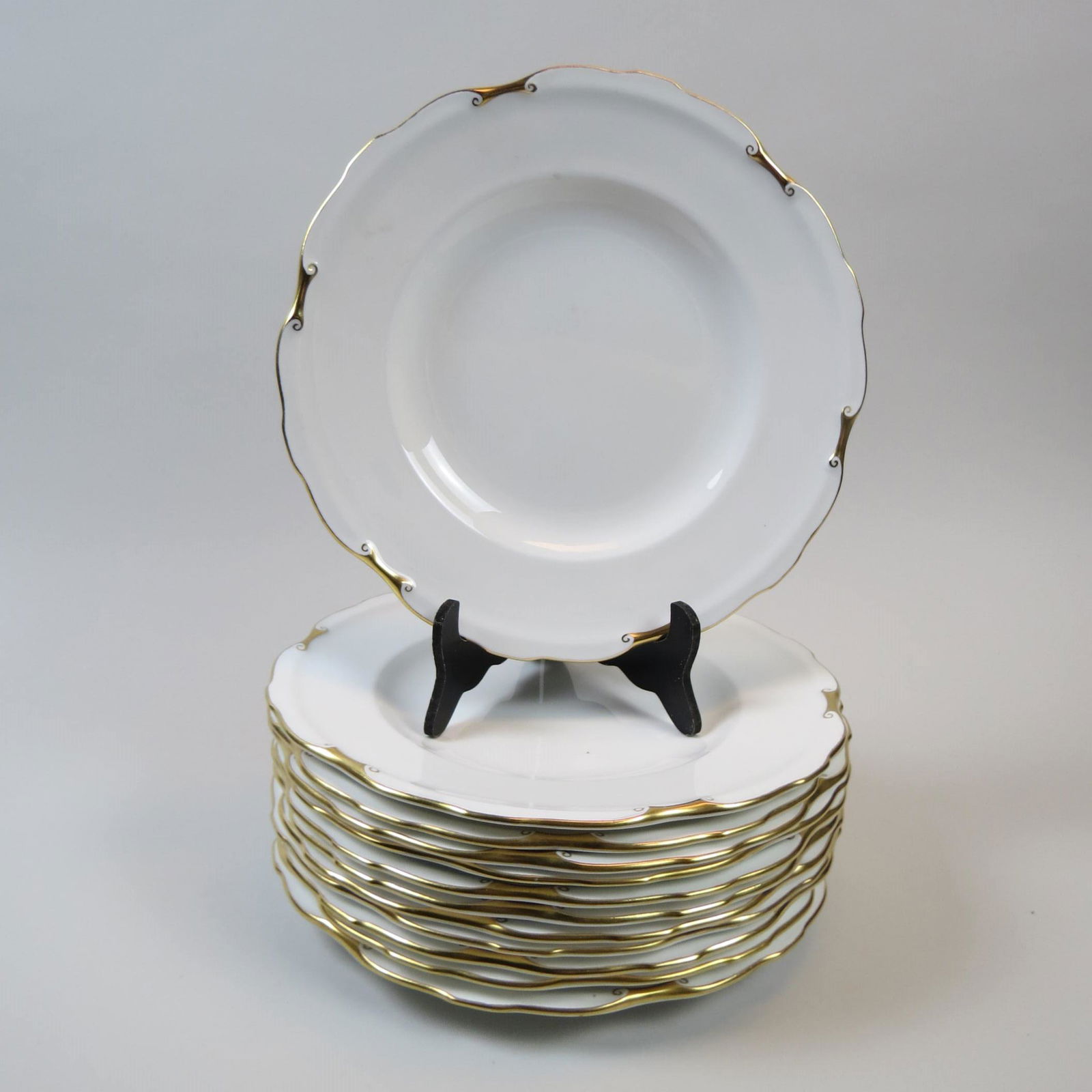 12 Royal Crown Derby China Dinner Plates, (1 of 4)