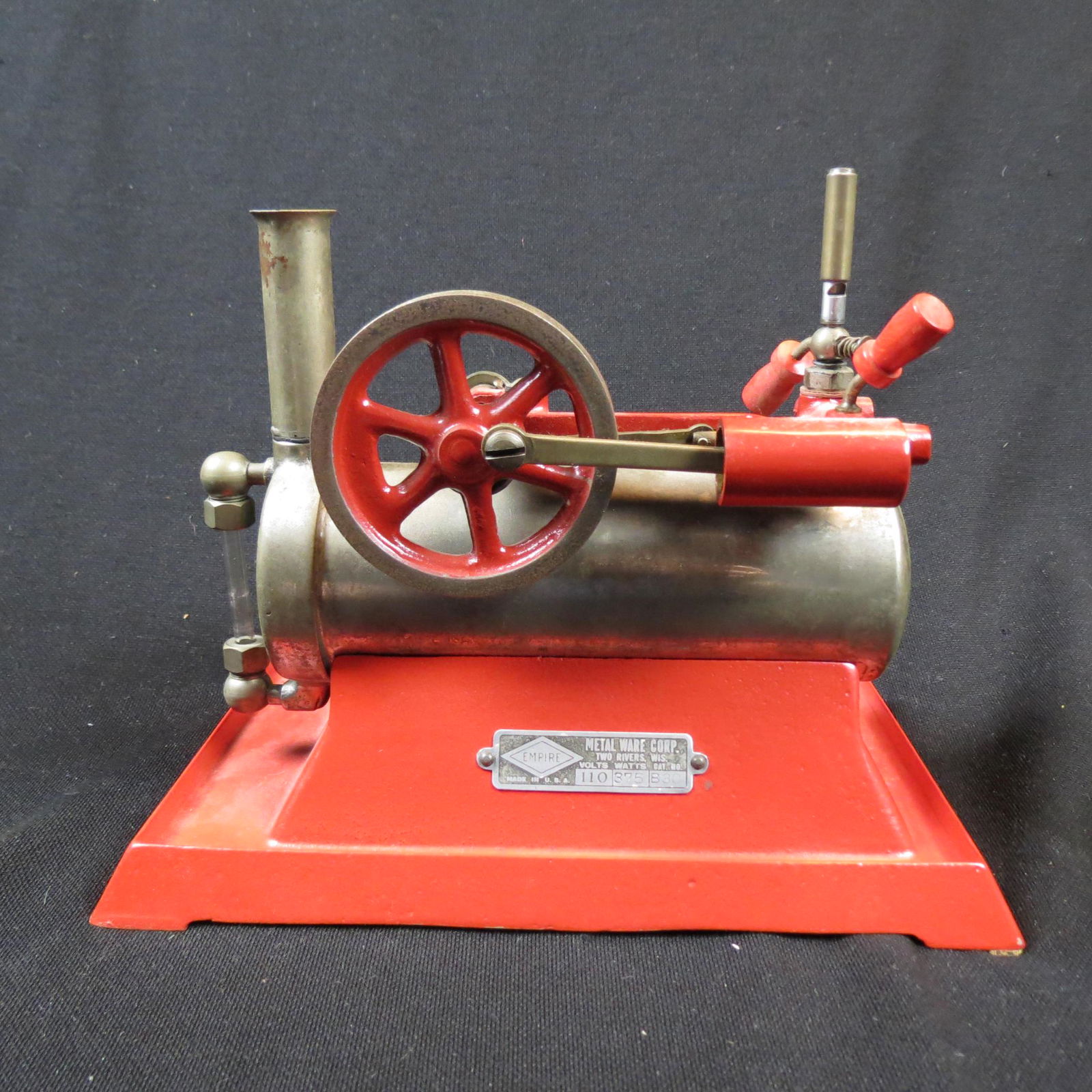 Empire Toy Steam Engine, (1 of 8)