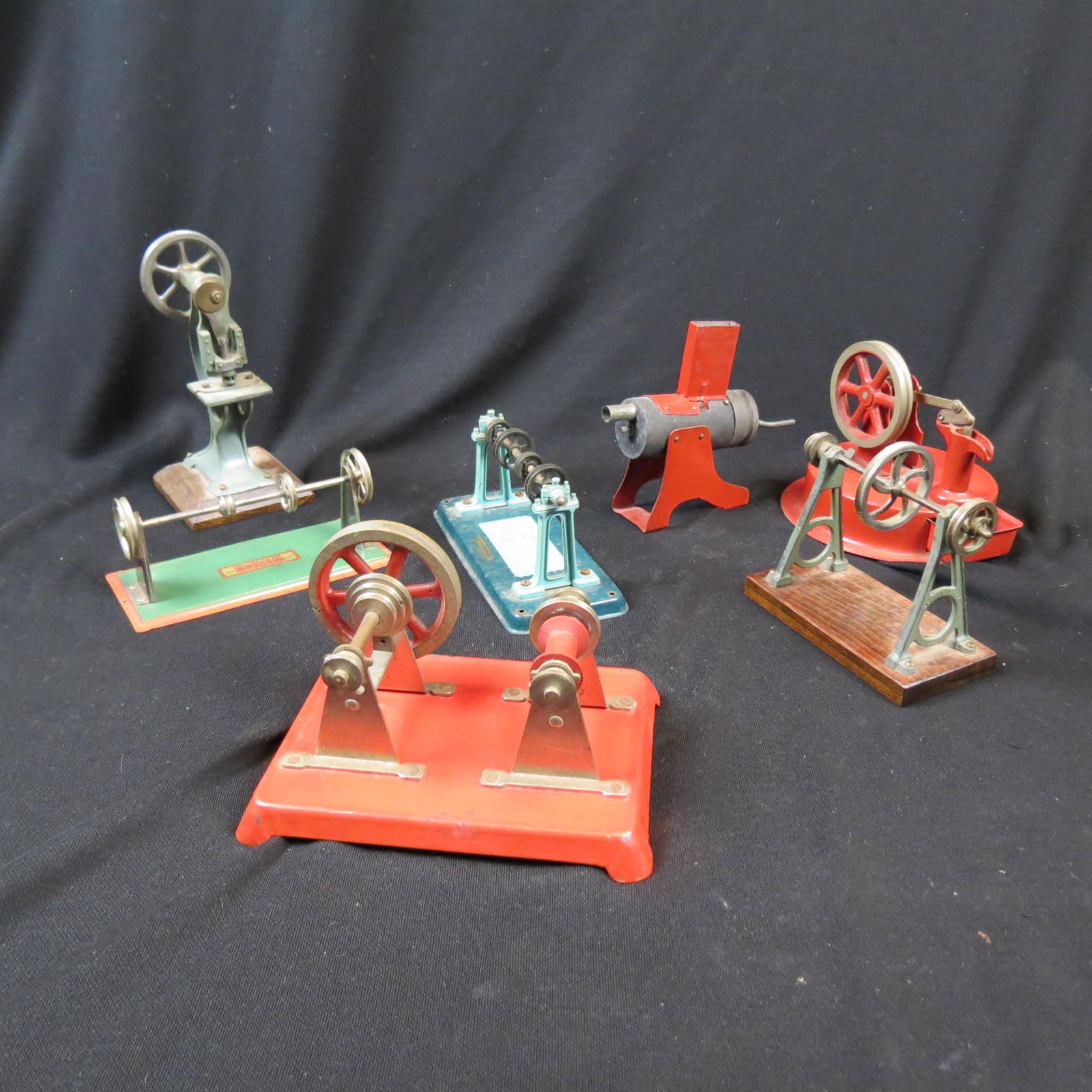 7 Toy Steam Engine Accessories, (1 of 7)