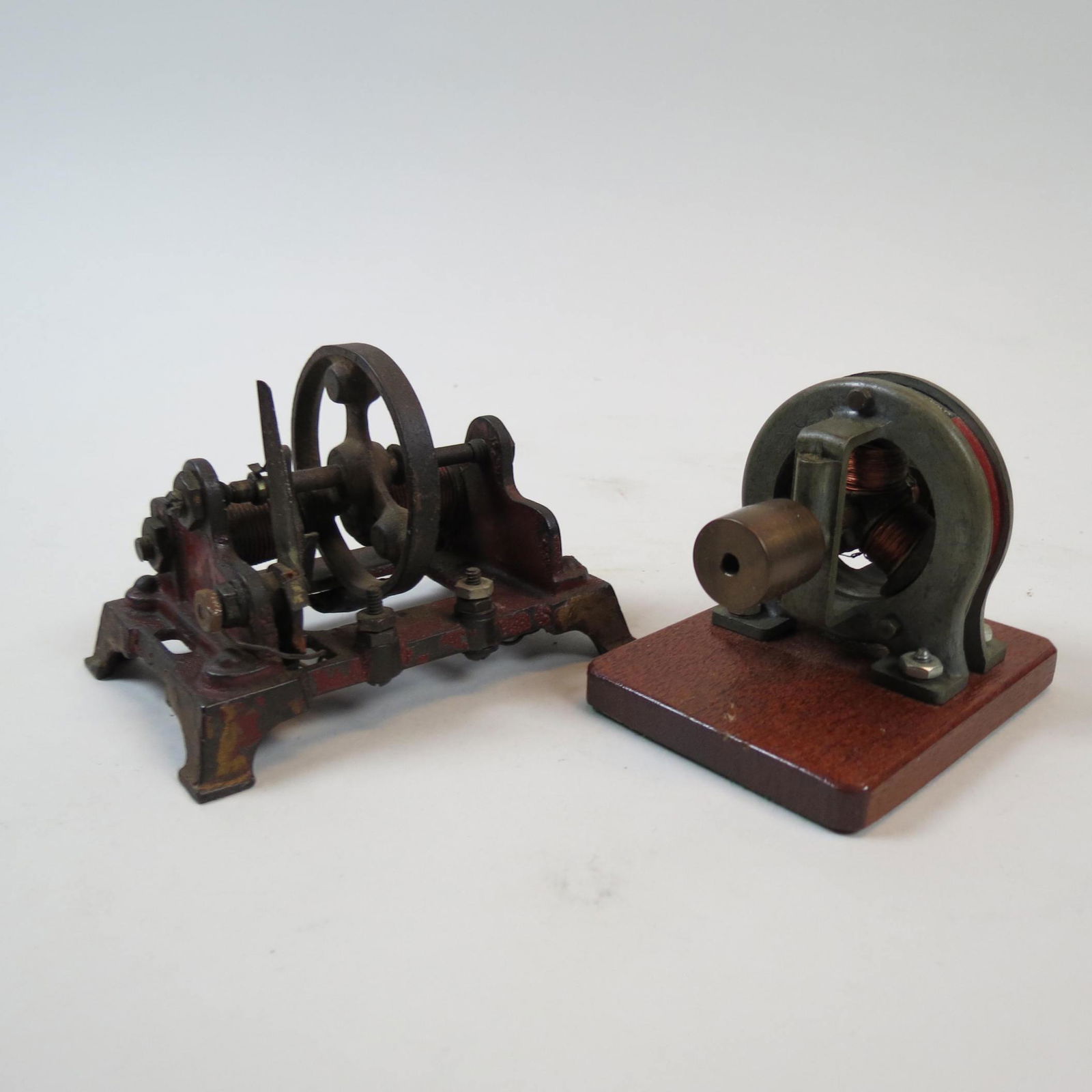 2 Steam Engine Accessory Pieces, (1 of 7)