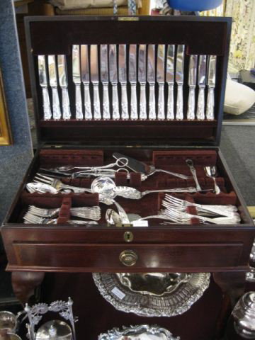 130 pc. English Silverplate Flatware Service "King: "Kings" design, service for 12 with 14 servers, in custom deluxe chest on legs, dinner & luncheon Cooper Ludham, excellent.