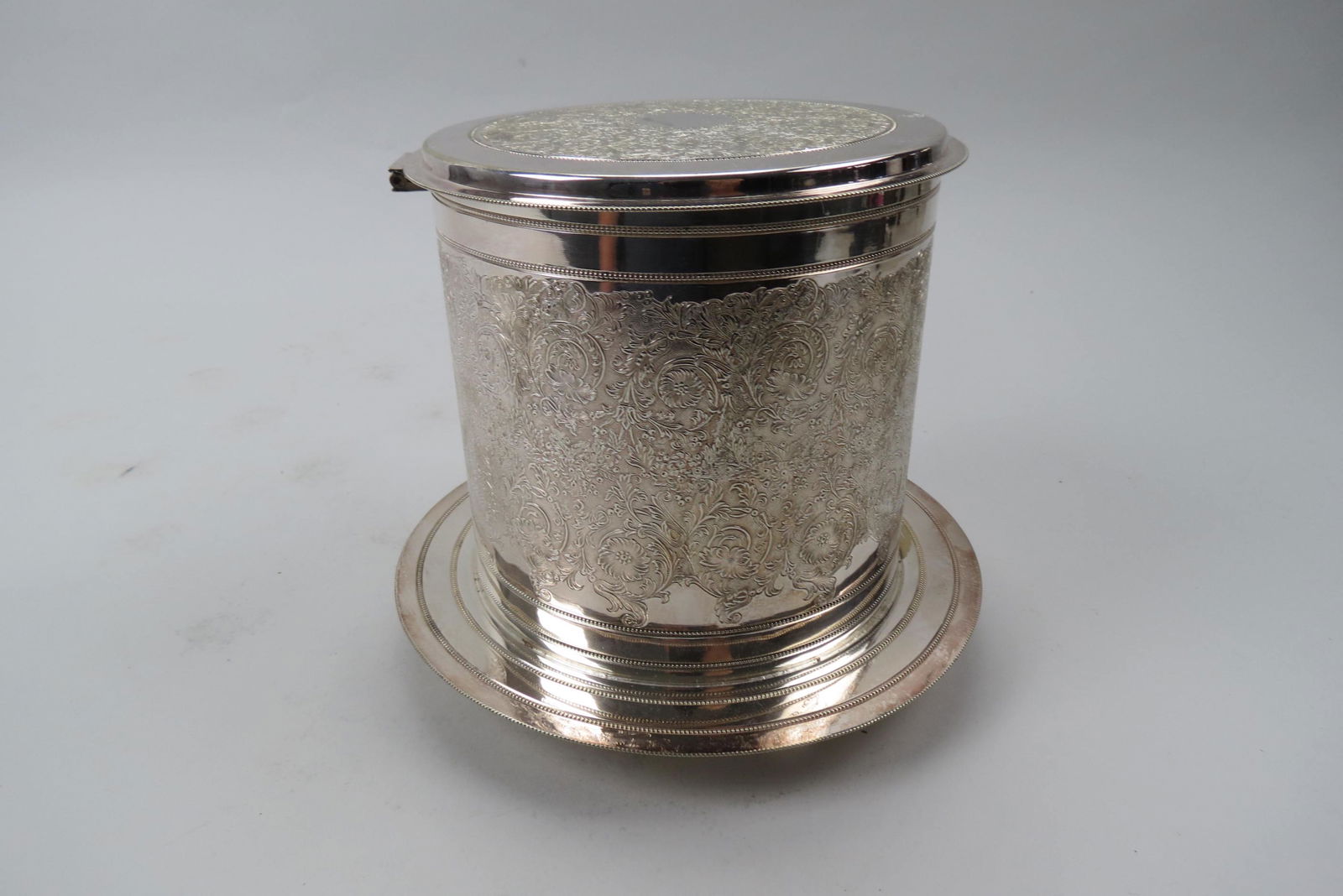 English Silverplate Biscuit Box, (1 of 5)