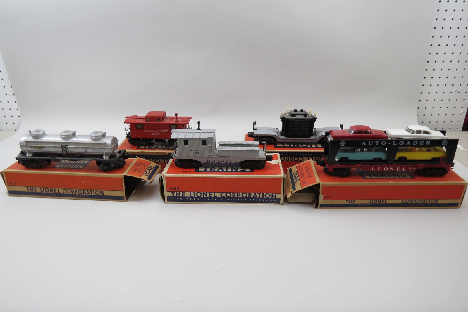 5 Vintage Lionel Train Cars with Boxes, (1 of 8)