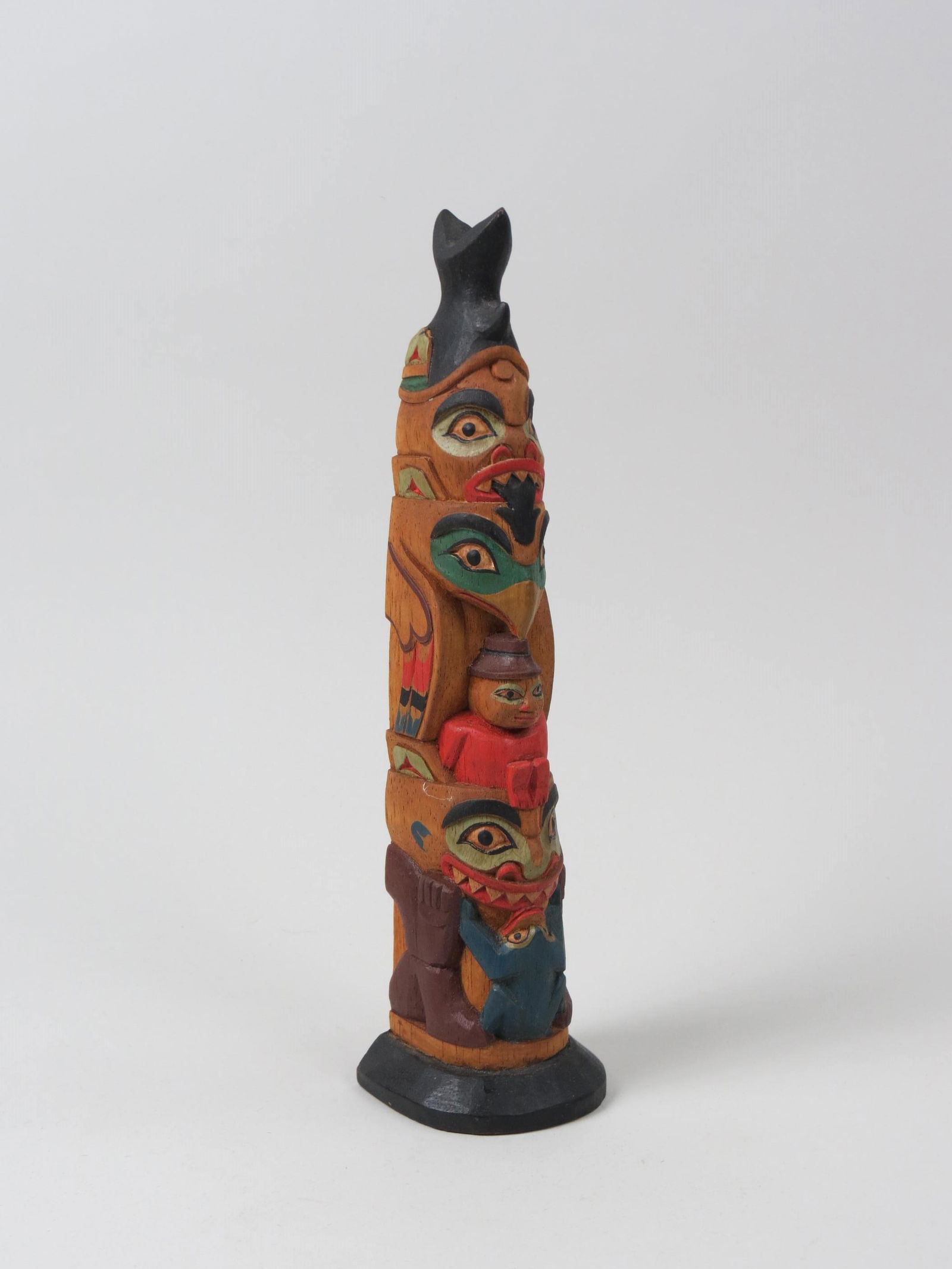 Eskimo Haida Carved Wooden Totem Pole Shark Grizzly Frog 10 3/4" (1 of 4)