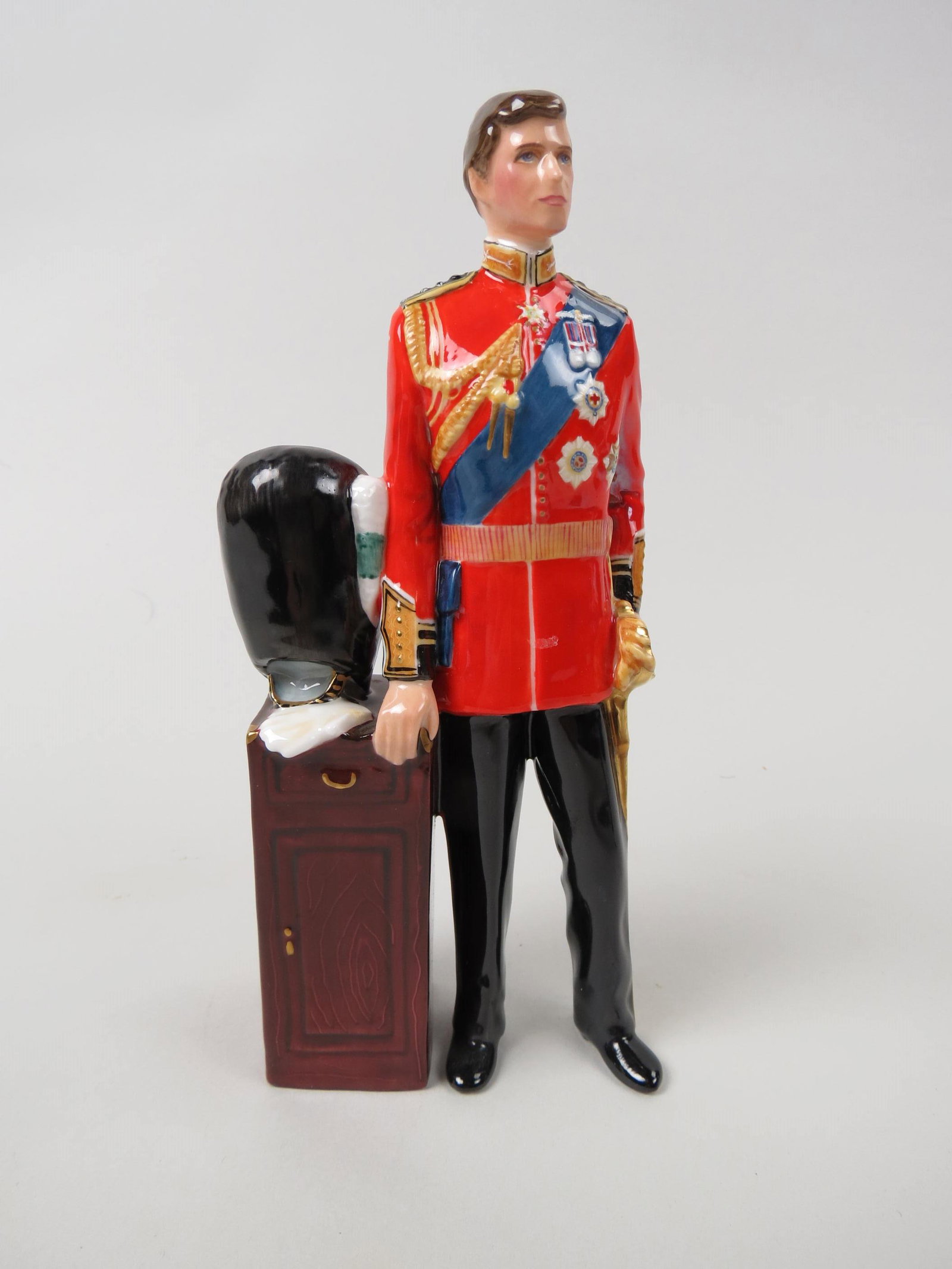 Royal Doulton Figurine "Prince of Wales", .: HN2884, #1382 of 1500, by Eric Griffiths, 8", with box, excellent.
