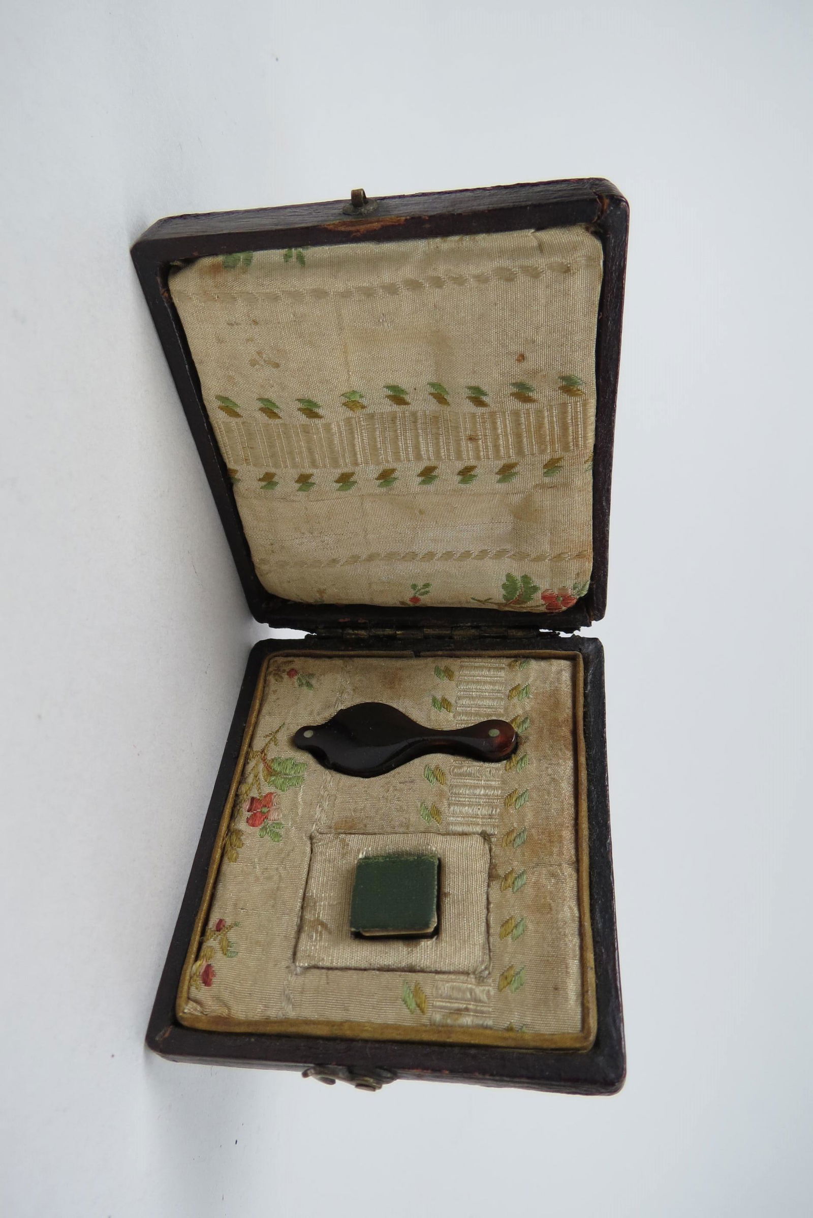 19th Century Miniature Book & Lorgnette, RubÃ¡iyÃ¡t of Omar KhayyÃ¡m (1 of 4)