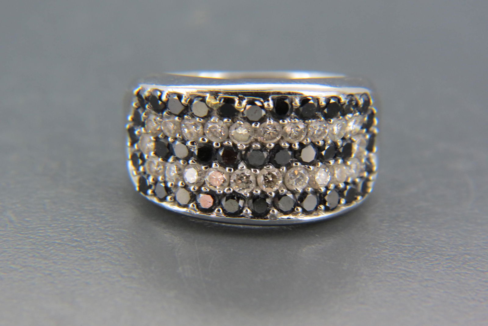 Diamond 14K White Gold Band Style Ring, (1 of 7)