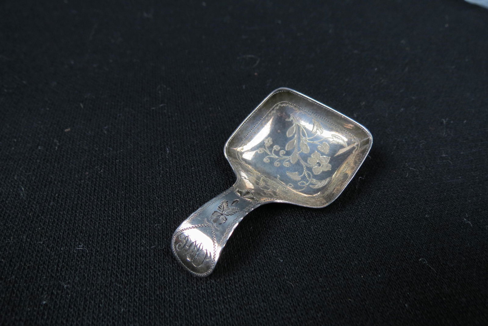 1813 English Sterling Tea Caddy Spoon, George III, (1 of 3)