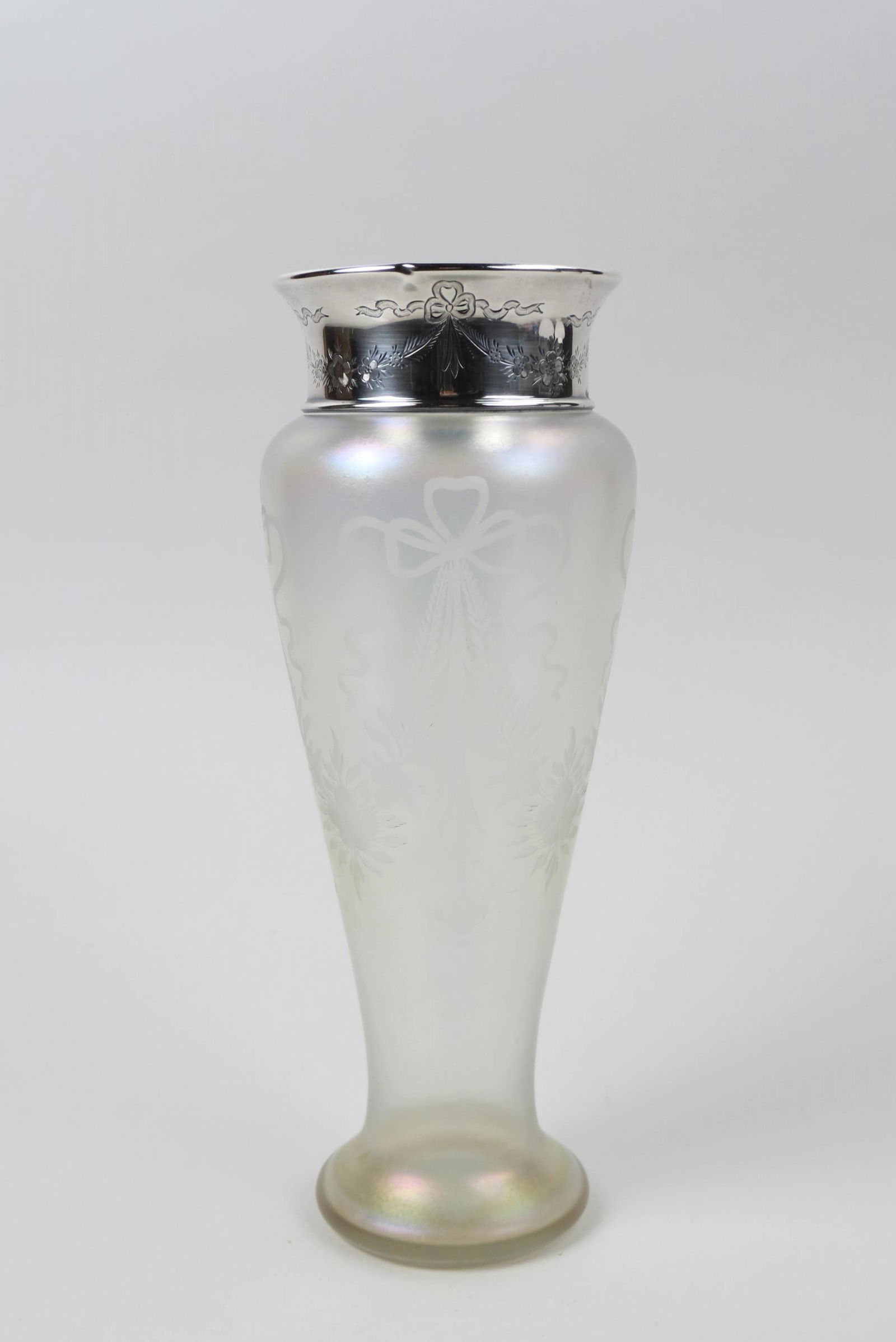 Steuben Verre de Soie Art Glass Vase, Sterling Top (1 of 6)