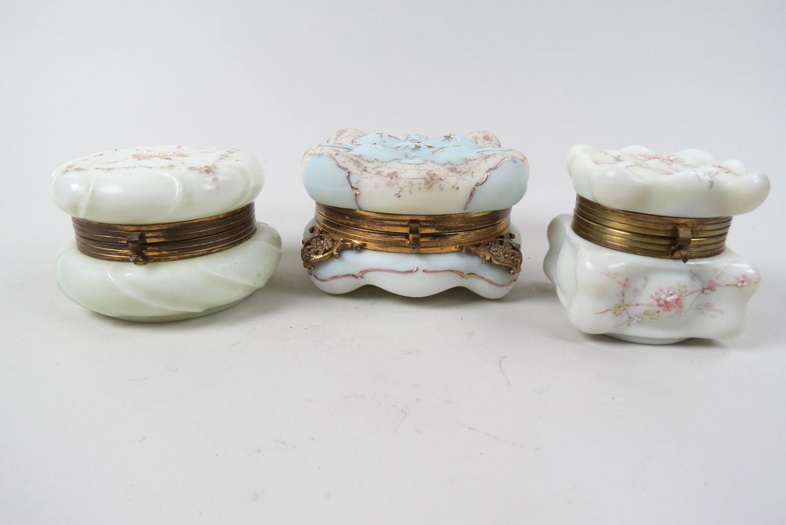 3 Wavecrest Art Glass Dresser Boxes, (1 of 4)