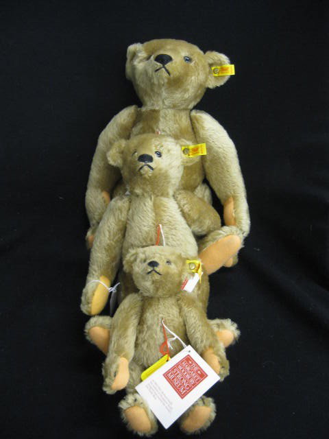 3 Steiff Plush Bear Toys, a family trio,: copies of the 1902 - 03 Golden Bears, Strong Museum, 9" to 16", all with original labels and tags