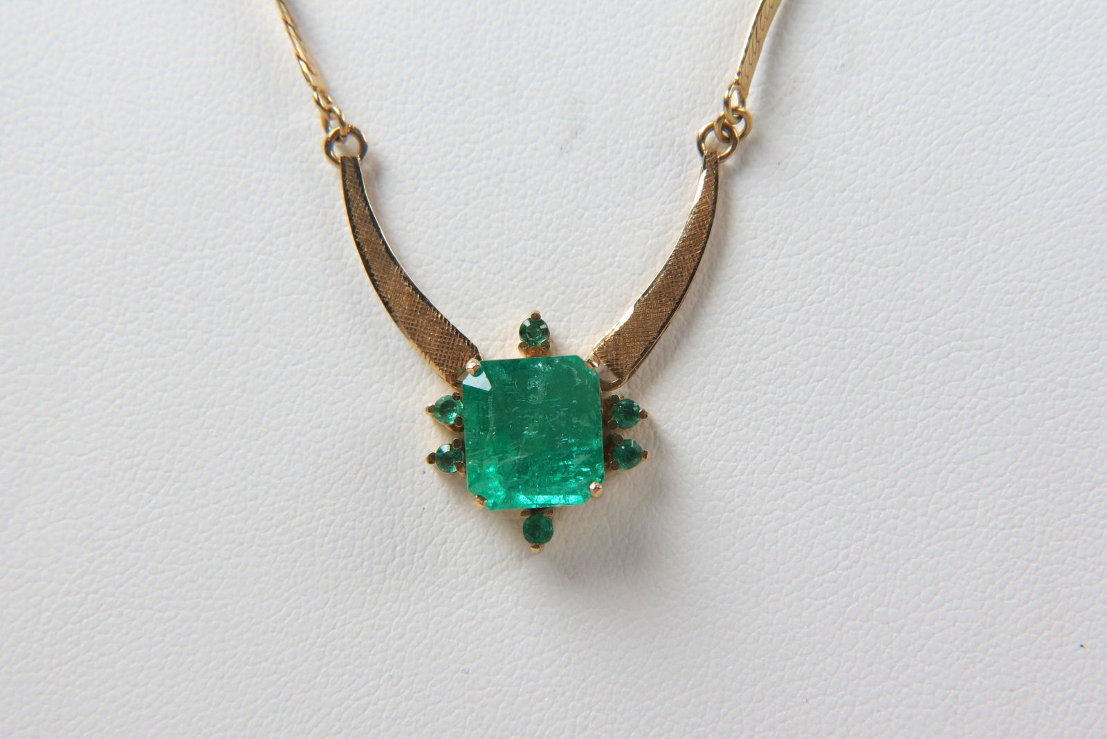 Emerald 18K Gold Necklace, (1 of 7)