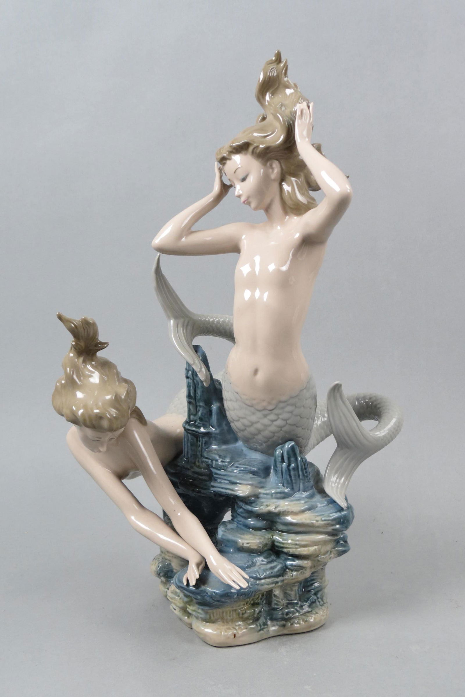 Lladro Porcelain Figurine "Playing Mermaids" (1 of 6)