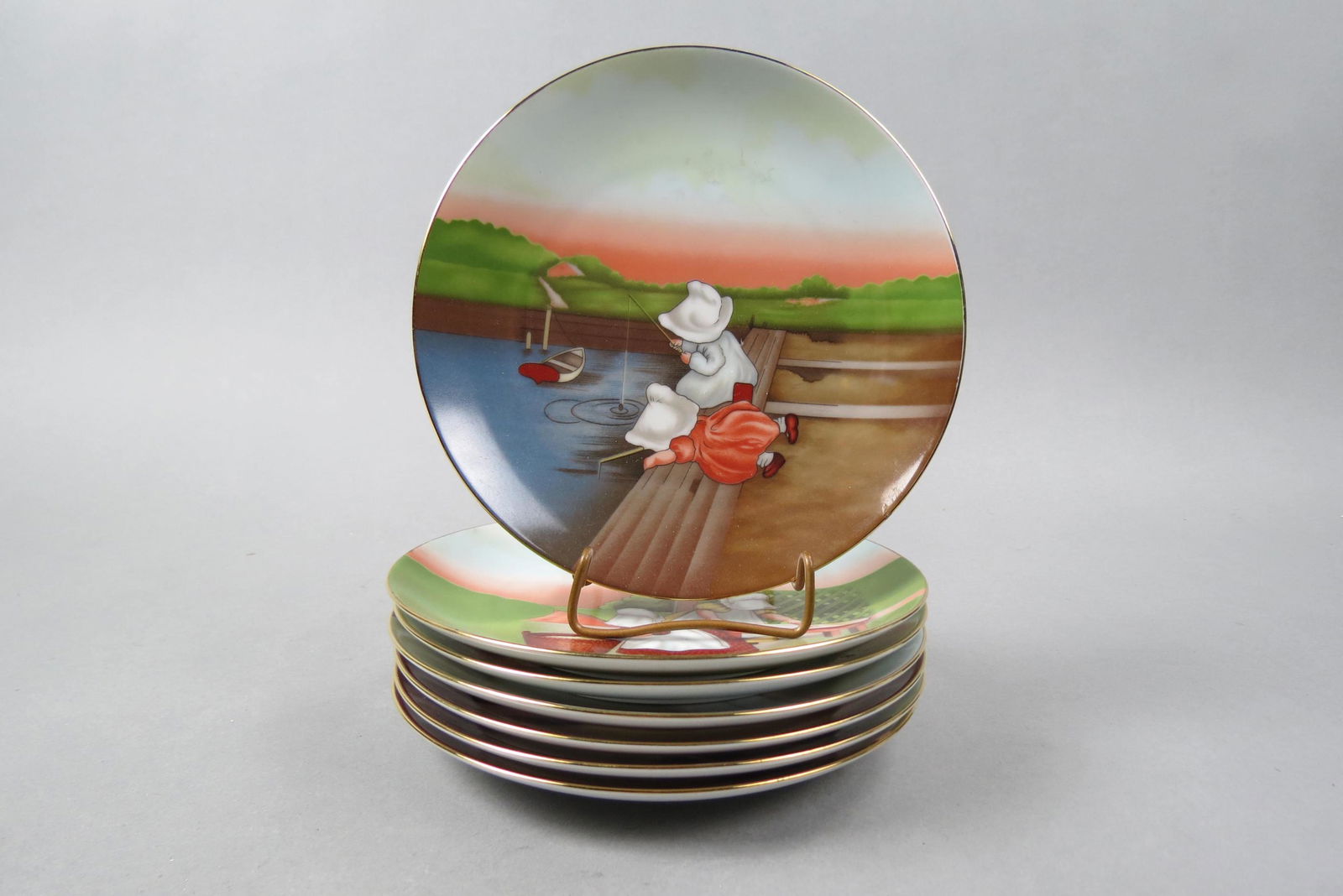 7 Royal Bayreuth "Sunbonnet Babies" Plates, (1 of 7)