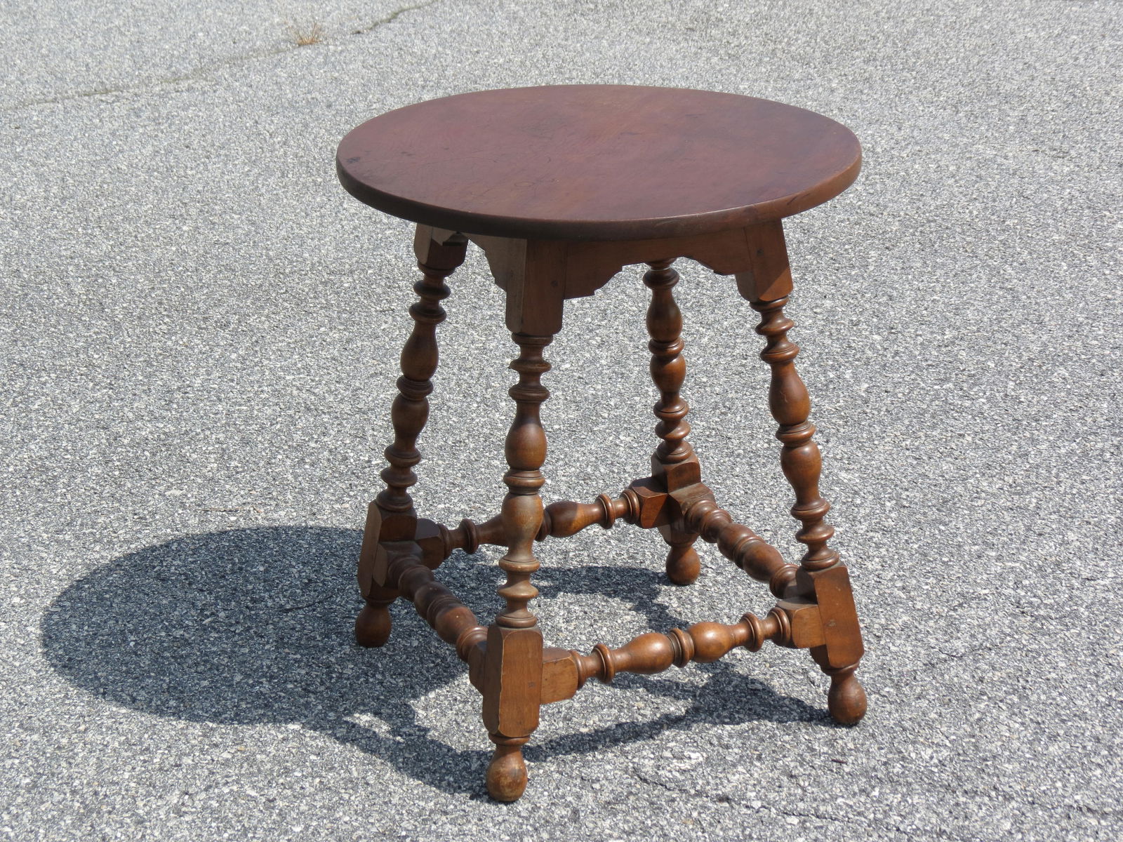 Wallace Nutting Signed Stand or Side Table, carved spindle legs, 24" round top, 21" tall. (1 of 6)