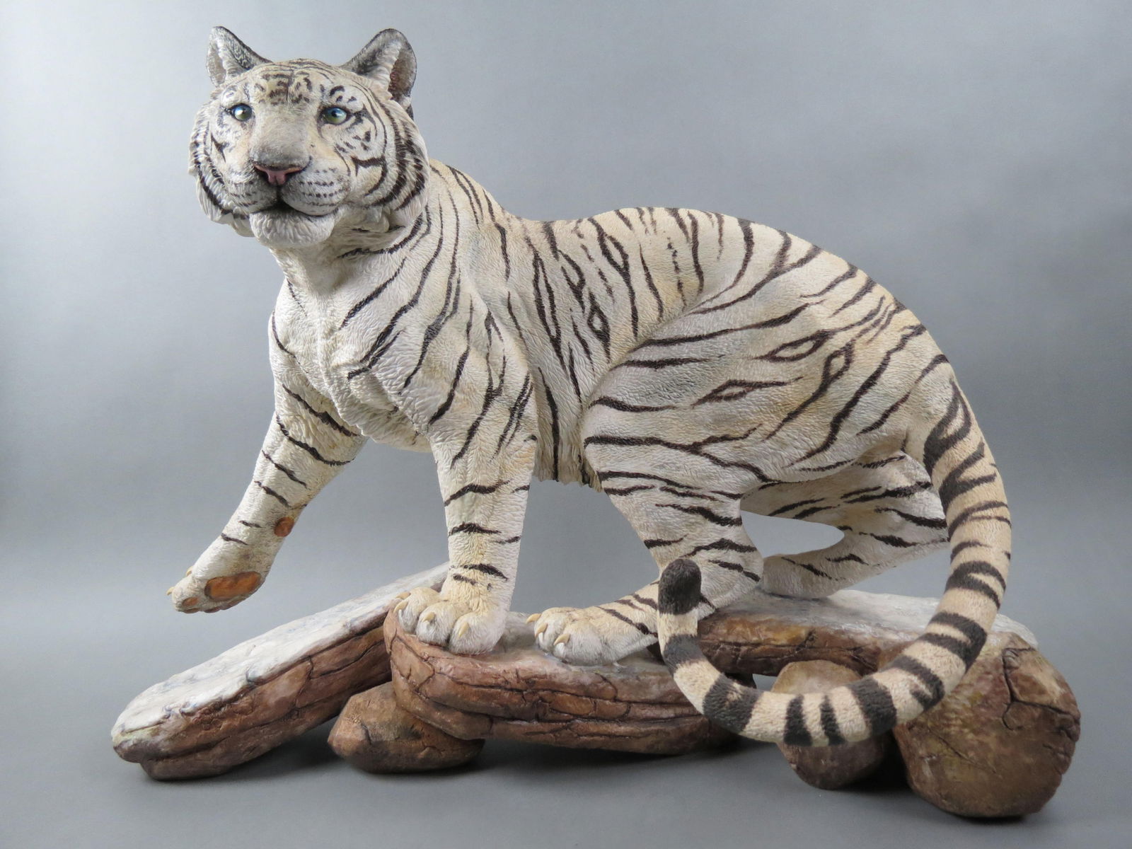 Connoisseur Porcelain "White Bengal Tiger", Rare, #4 of 25 made, 21" tall, 30" long. 14" deep, (1 of 10)