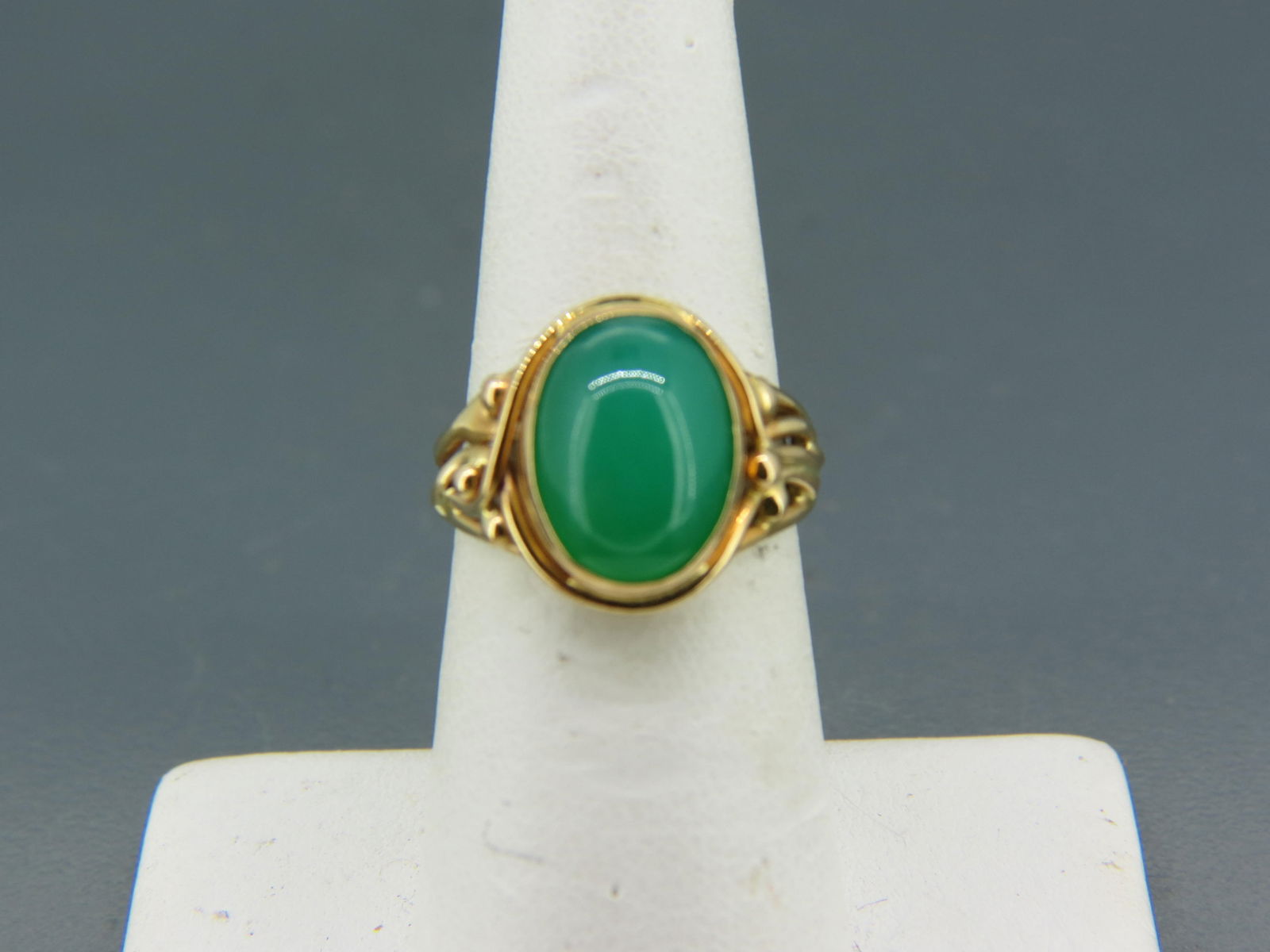 Crysophrase & 18K Gold Ring, signed River, oval cabochon cut stone, 18k yellow  gold openwork (1 of 5)