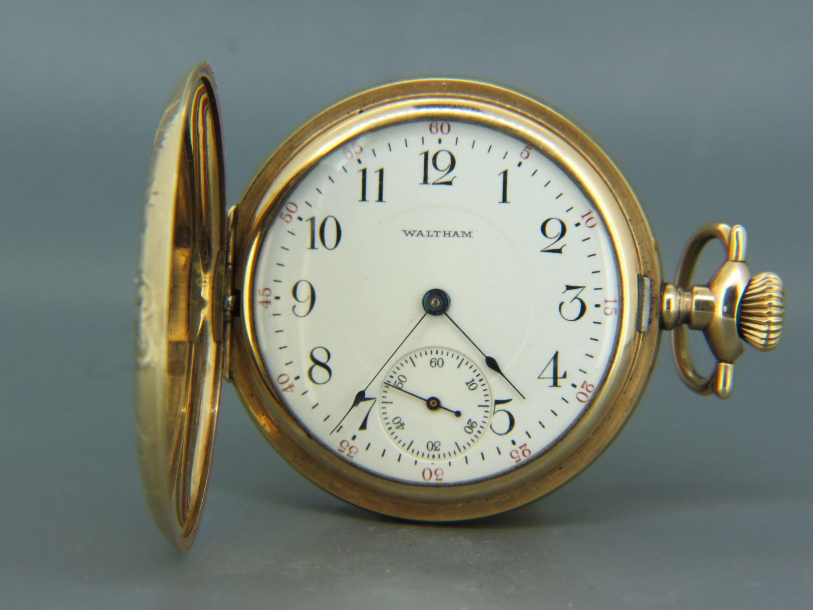 Waltham Pocketwatch, Hunting Case, 1910, finely engraved gold-filled case with building and  more, (1 of 14)