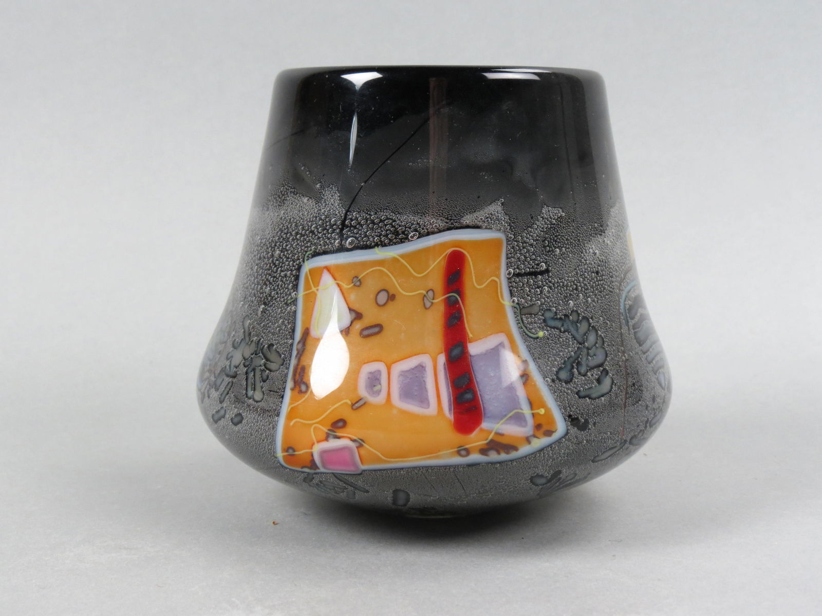 Mark Russell Studio Art Glass Vase, confetti style design on grey-black with aquatic  bubble effect, (1 of 5)
