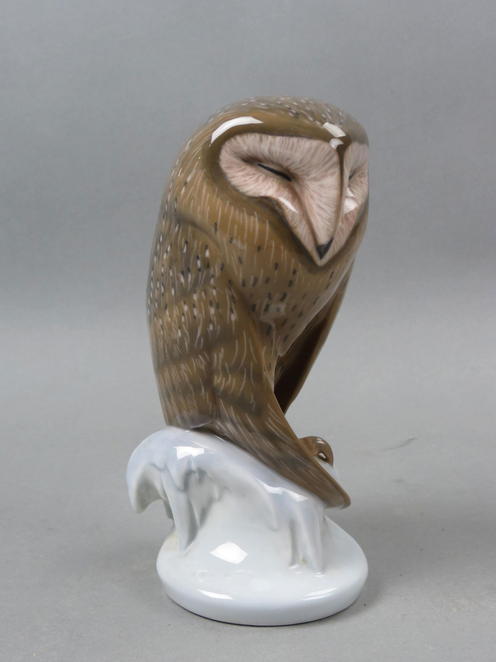 Royal Copenhagen Figurine "Barn Owl" #273, (1 of 5)