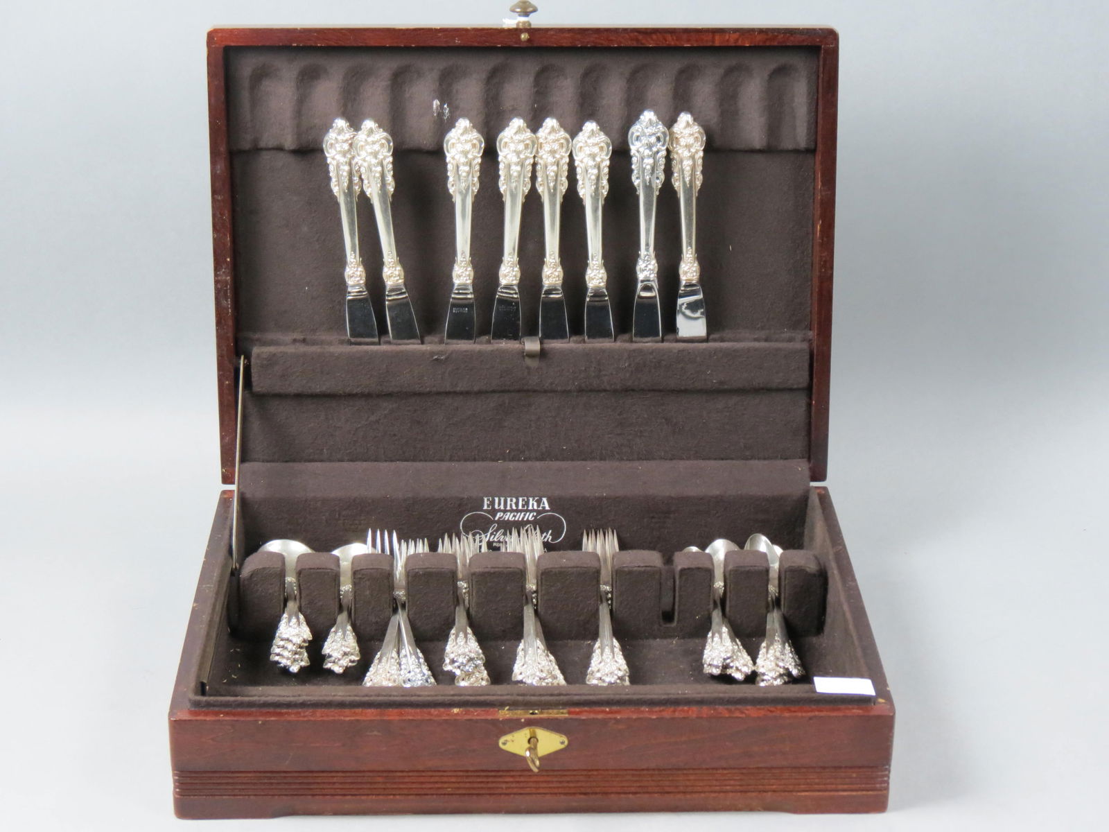 41 pcs. Wallace "Grande Baroque" Sterling Flatware (1 of 4)