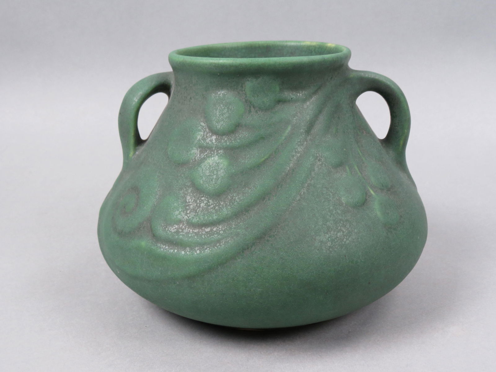 Roseville Egypto pattern Arts & Crafts Pottery Vase, (1 of 4)