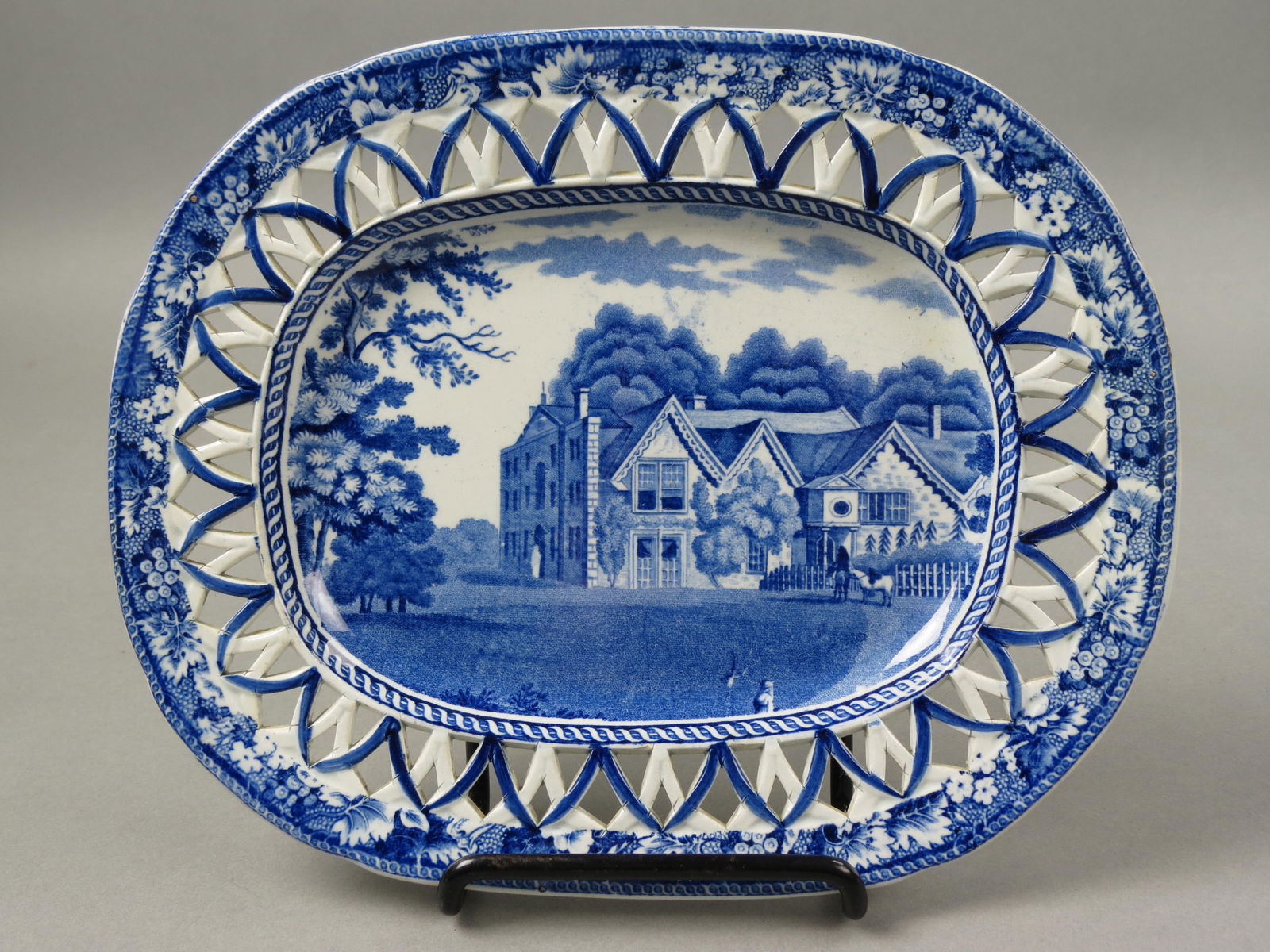 Early Staffordshire Pottery Oval Platter, (1 of 5)