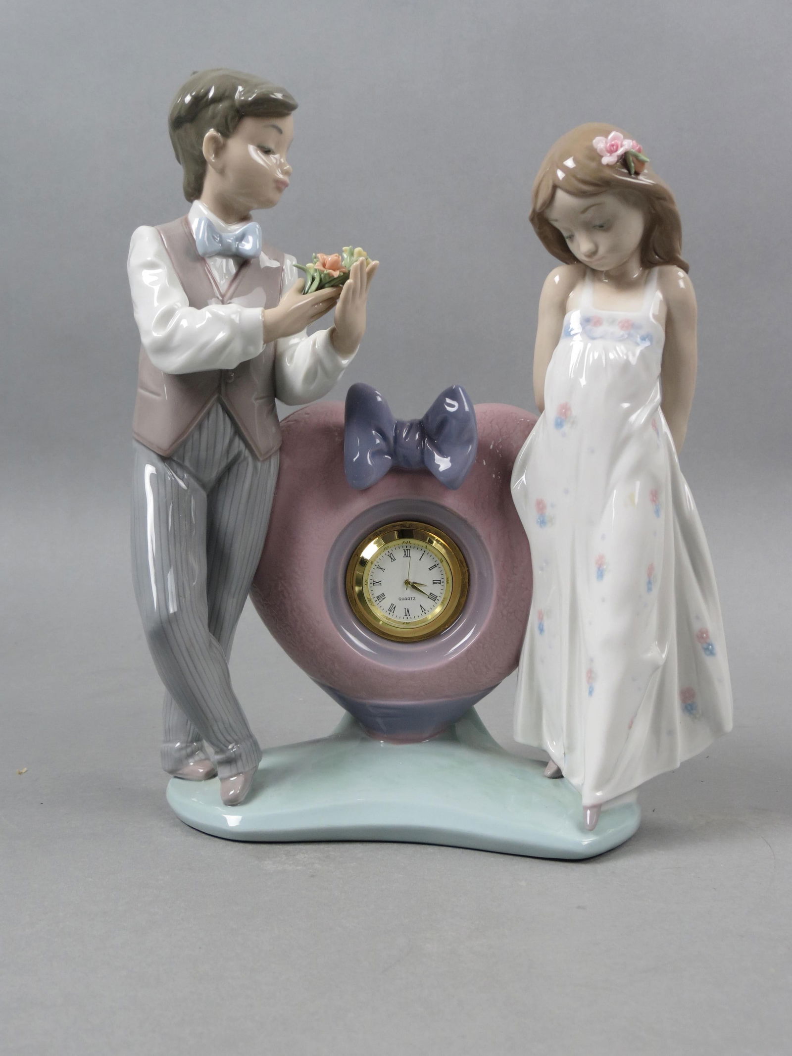 Lladro Figurine "Time for Love" #5992, (1 of 7)