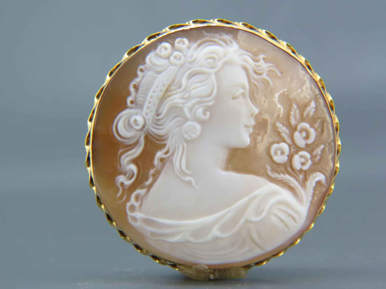 18K Gold Cameo Brooch or Pendant, (1 of 2)
