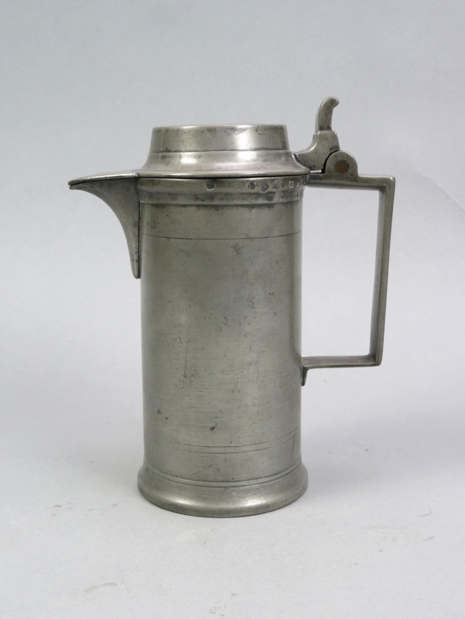Early Pewter Flagon or Tankard, (1 of 5)