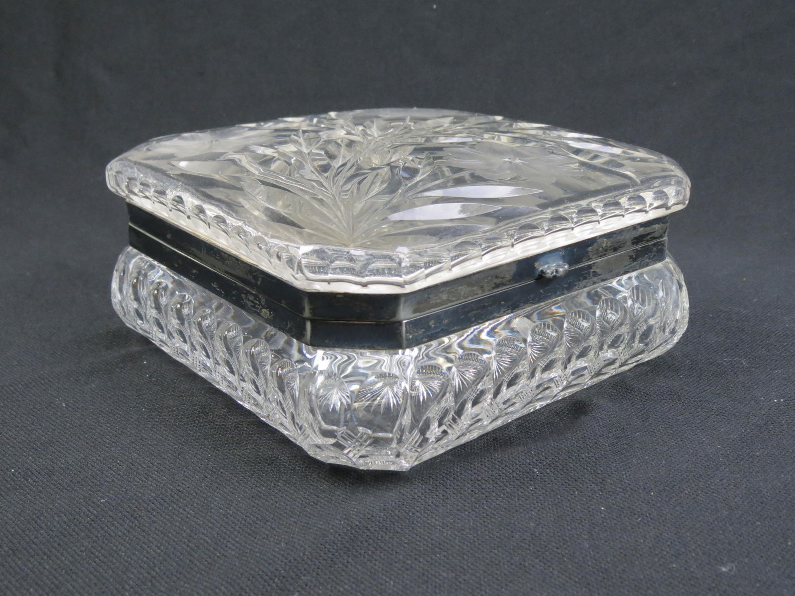 Pairpoint Cut Glass Dresser Box, (1 of 4)