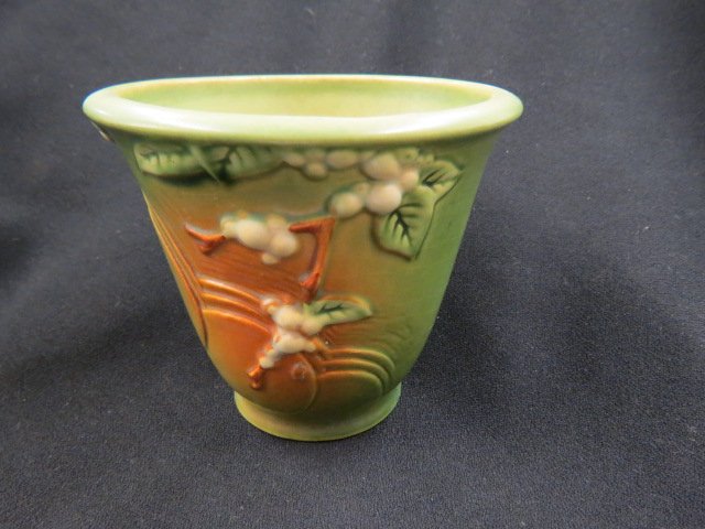 Roseville Pottery "Snowberry" Planter,: green, #1PS-5", 1940's, excellent.... The Roseville Pottery Company, founded in 1890 in Roseville, Ohio, started producing simple wares like flower pots, umbrella stands and stoneware. It was not unti