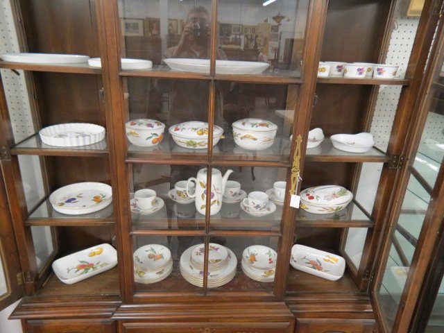 52 pcs. Royal Worcester "Evesham" Dinnerware,: includes a basic service for five plus lots of servers, most appear excellent.