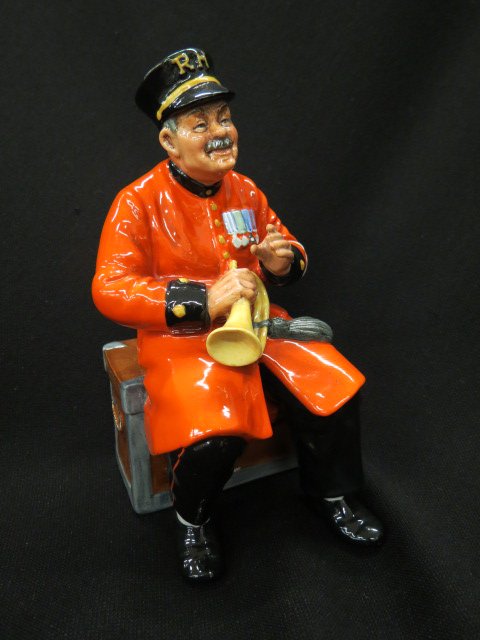 Royal Doulton Figurine "Past Glory",: HN #2484, 7 1/2", excellent.