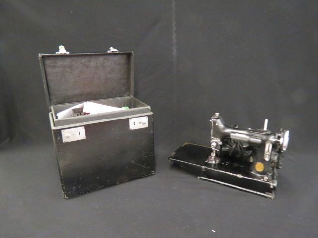 Singer Featherweight Sewing Machine,: with box.