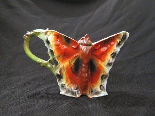 Royal Bayreuth Butterfly Figural Creamer,: 3 1/2", excellent...HISTORY - The Royal Bayreuth factory has been the world's unparalleled leader in the production of porcelain for over 200 years. As the oldest Bavarian china firm under private own