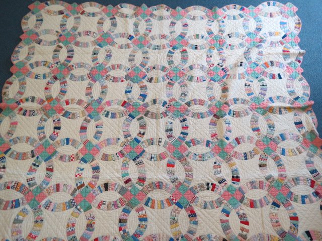 Antique Handmade Quilt, double wedding ring,: 63 X 75"."