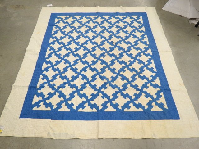 Antique Handmade Quilt "Drunkard's Path" (1 of 5)
