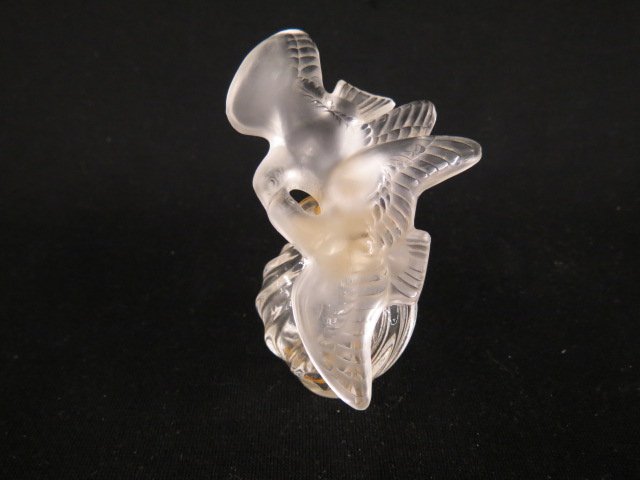 Lalique Crystal Perfume Bottle,: double dove, frosted, 4", for Nini Ricci "L'Air du Temps", excellent.