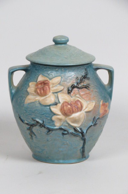 Roseville Pottery "Magnolia" Cookie Jar, (1 of 2)